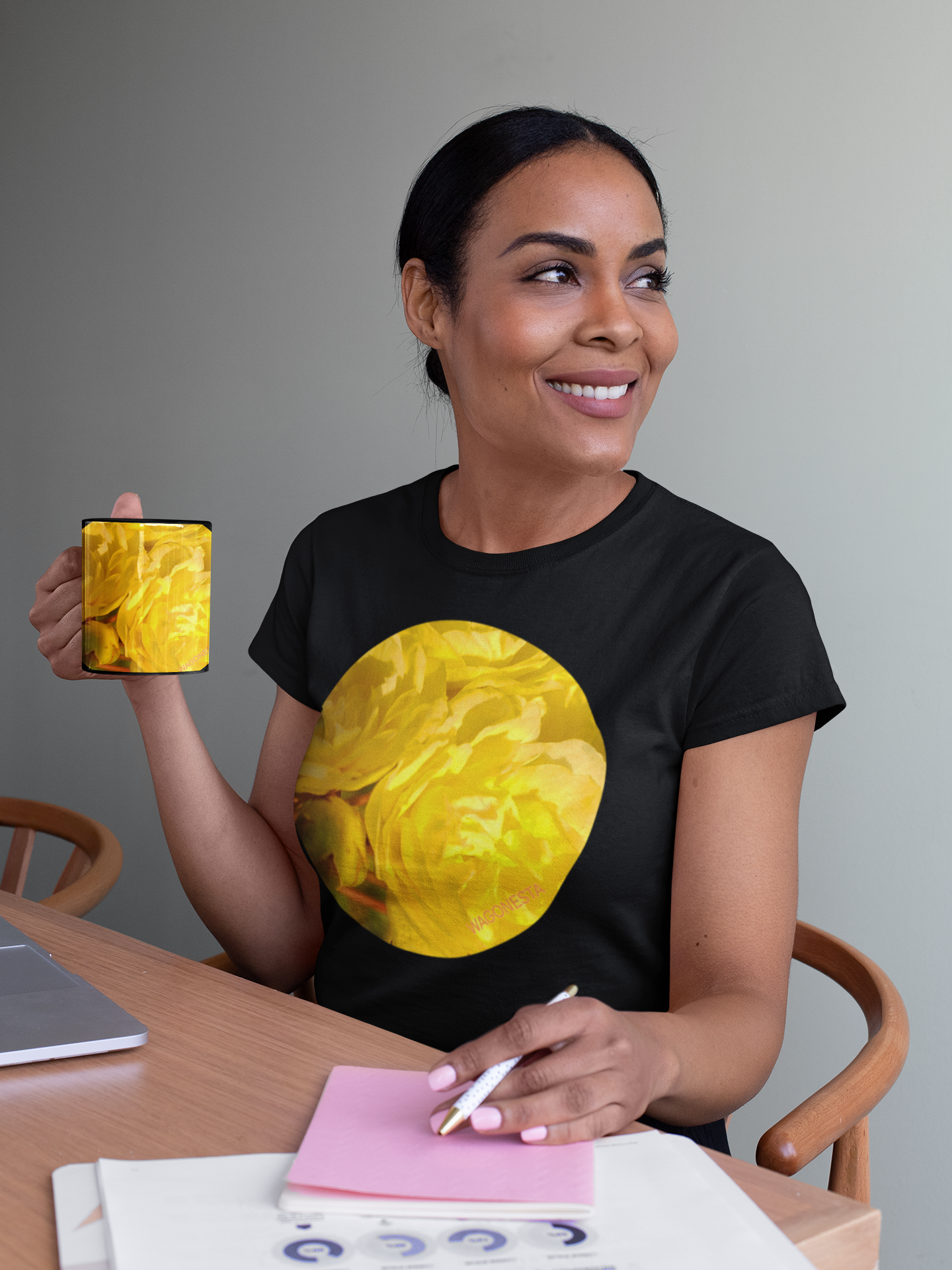 Yellow Lady Banks - Women's Softstyle Tee - Gildan - Mug 'n Tee