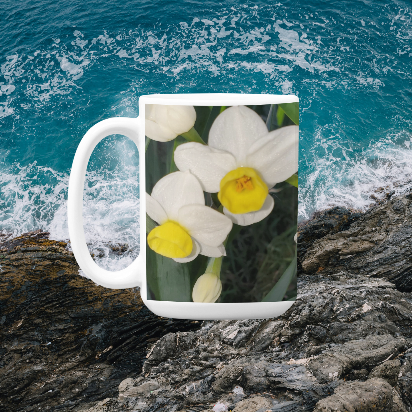 15 ounce Ceramic Mug - Wagonesta - Small Daffodils