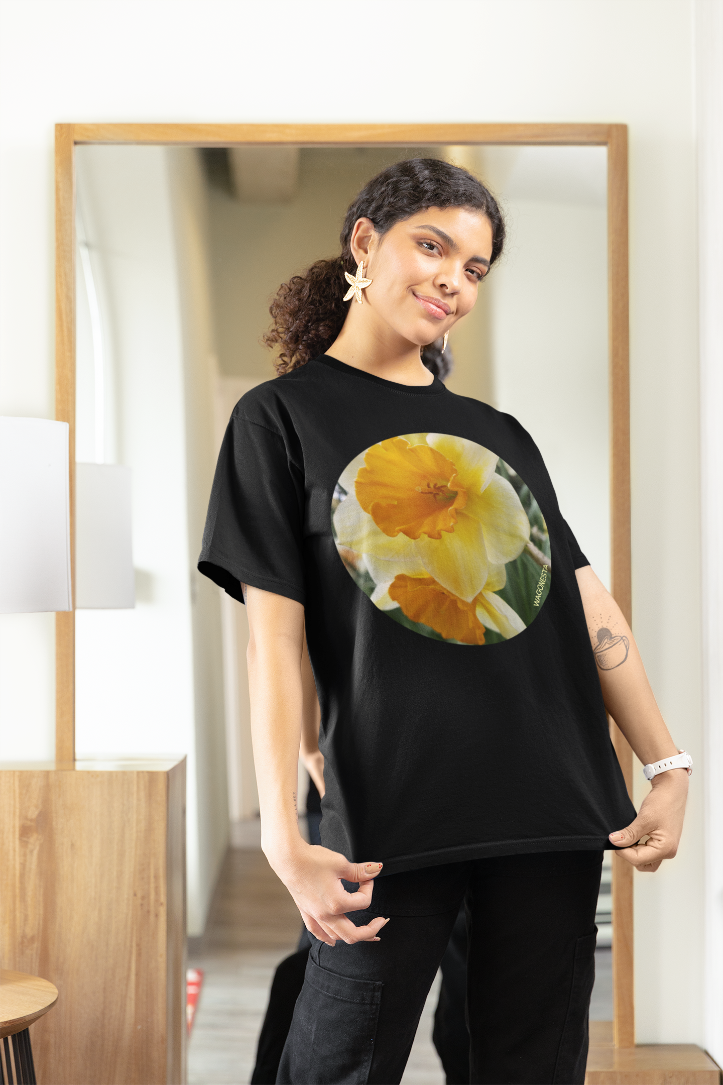 Large Yellow Daffodils- Women's Softstyle Tee - Gildan +Mug 'n Tee