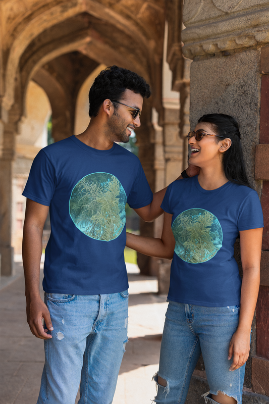 CORAL IN THE SEA -Unisex t-shirt