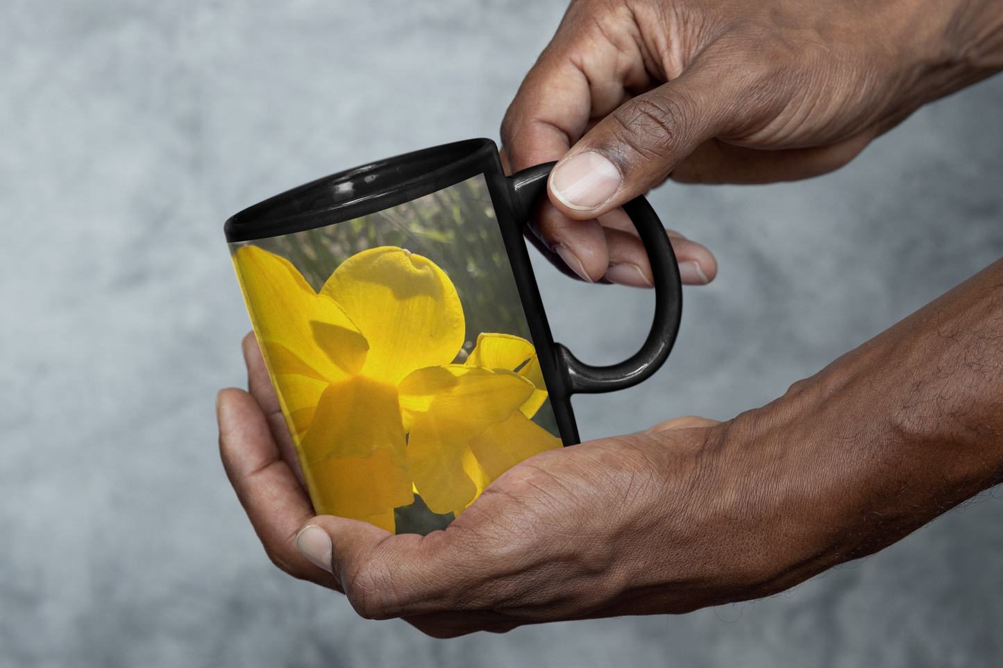 11 oz Black Mug - Wagonesta - Large Yellow Daffodil