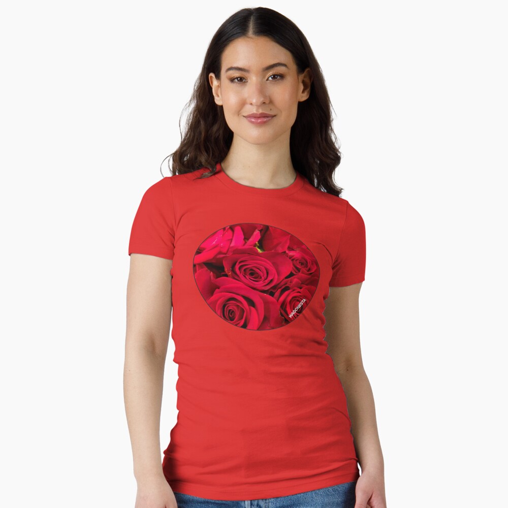 RED ROSES- Unisex t-shirt